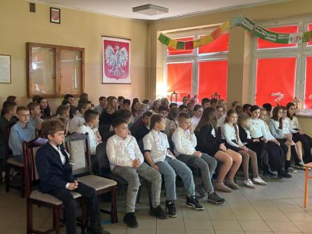 Obrazy newsów: do_hymnu_6.jpg