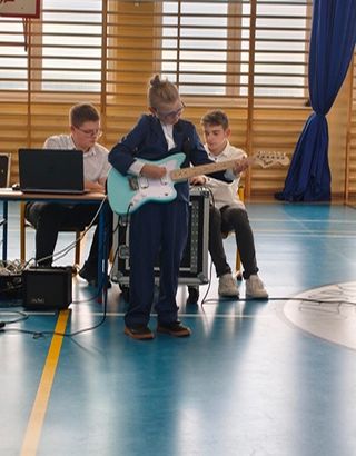 Obrazy news&oacute;w: edu2.jpg